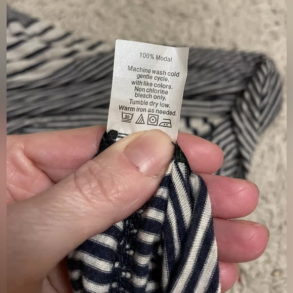 J. CREW blue white striped rectangle scarf snood - Picture 3 of 3